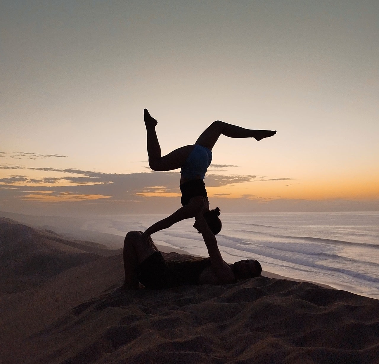 Acro yoga - partner work